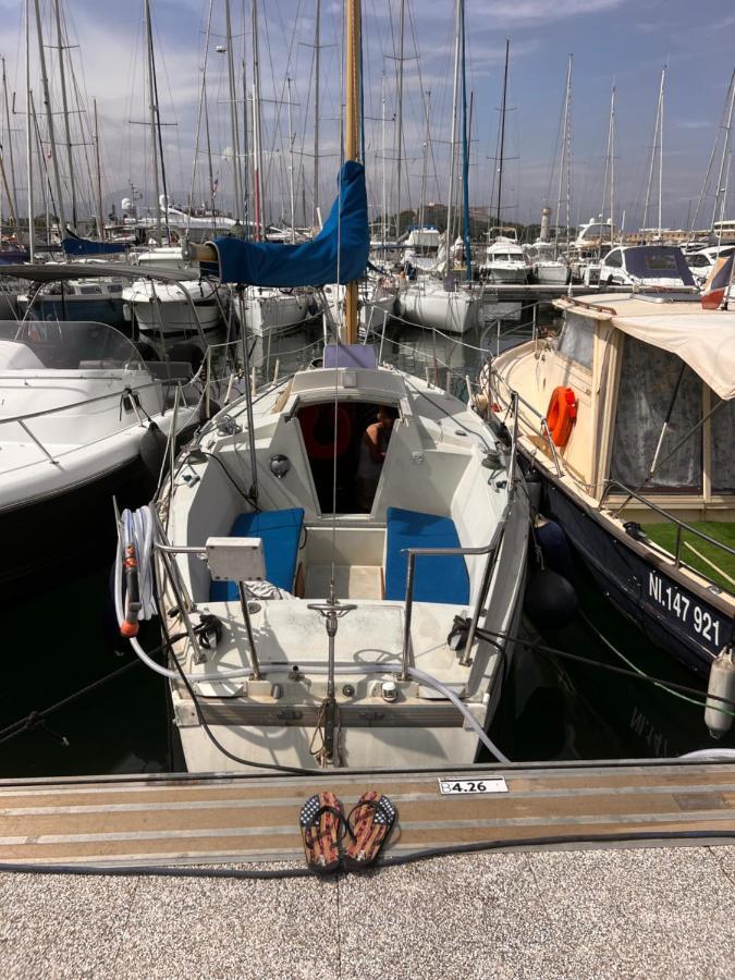 Bateau-hôtel Location